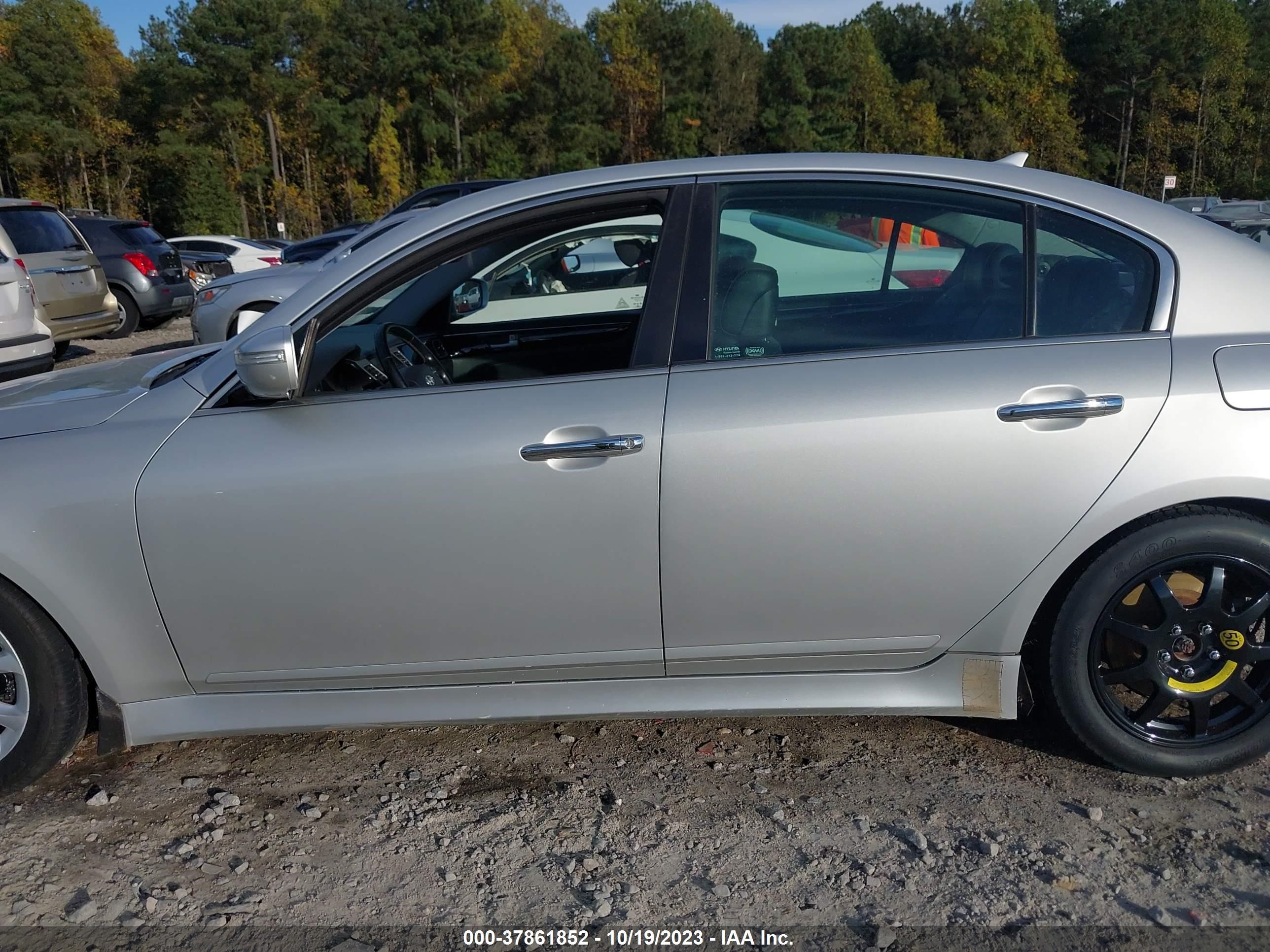 Photo 13 VIN: KMHGC4DD8CU177639 - HYUNDAI GENESIS 