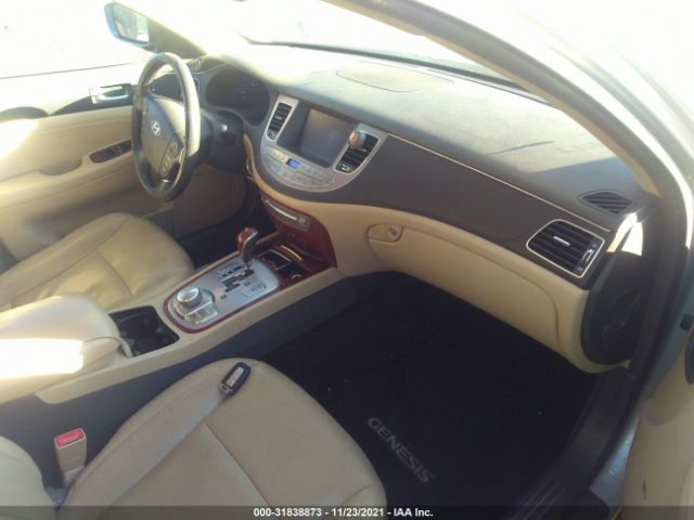 Photo 4 VIN: KMHGC4DD8CU200563 - HYUNDAI GENESIS 