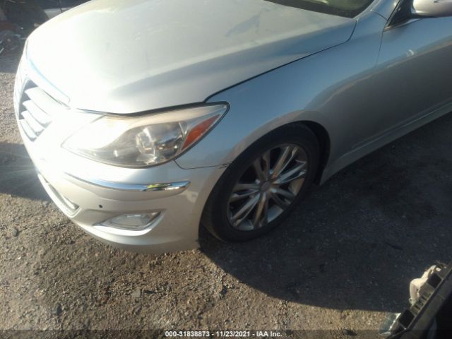 Photo 5 VIN: KMHGC4DD8CU200563 - HYUNDAI GENESIS 