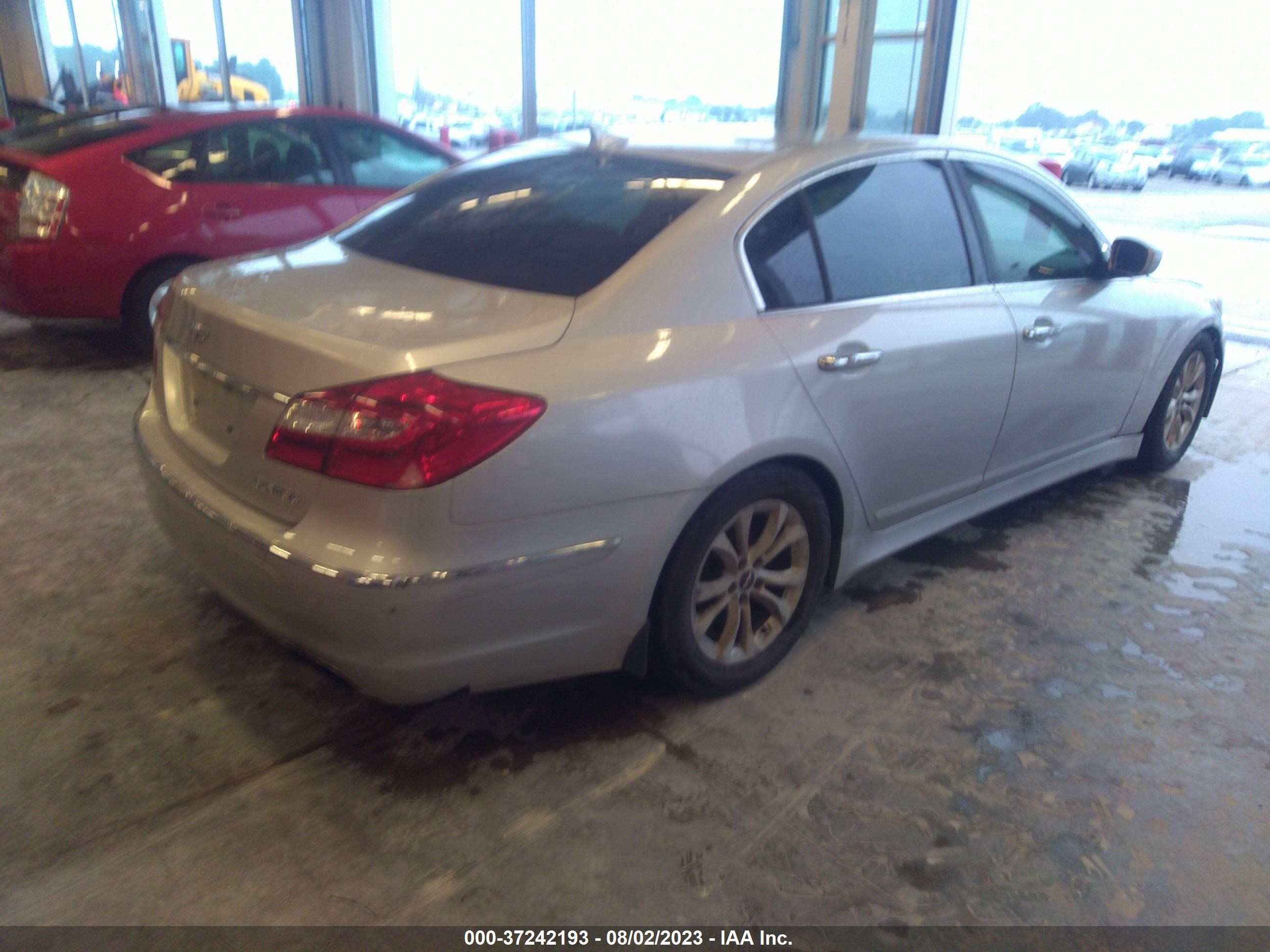 Photo 3 VIN: KMHGC4DD8DU247321 - HYUNDAI GENESIS 