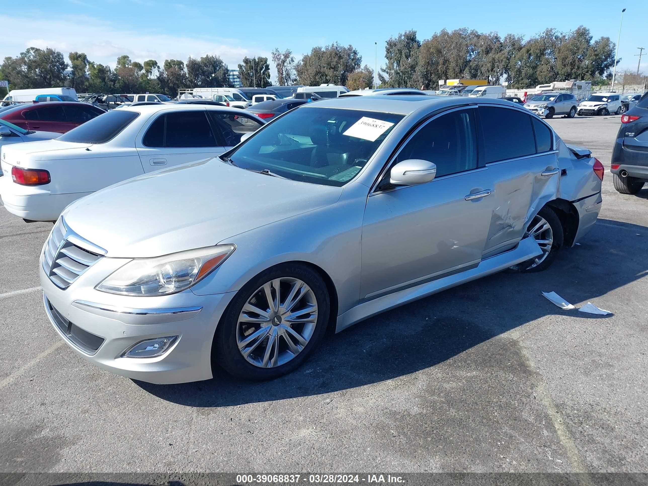 Photo 1 VIN: KMHGC4DD9CU153320 - HYUNDAI GENESIS 