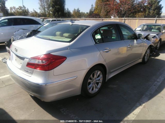 Photo 3 VIN: KMHGC4DD9CU162910 - HYUNDAI GENESIS 