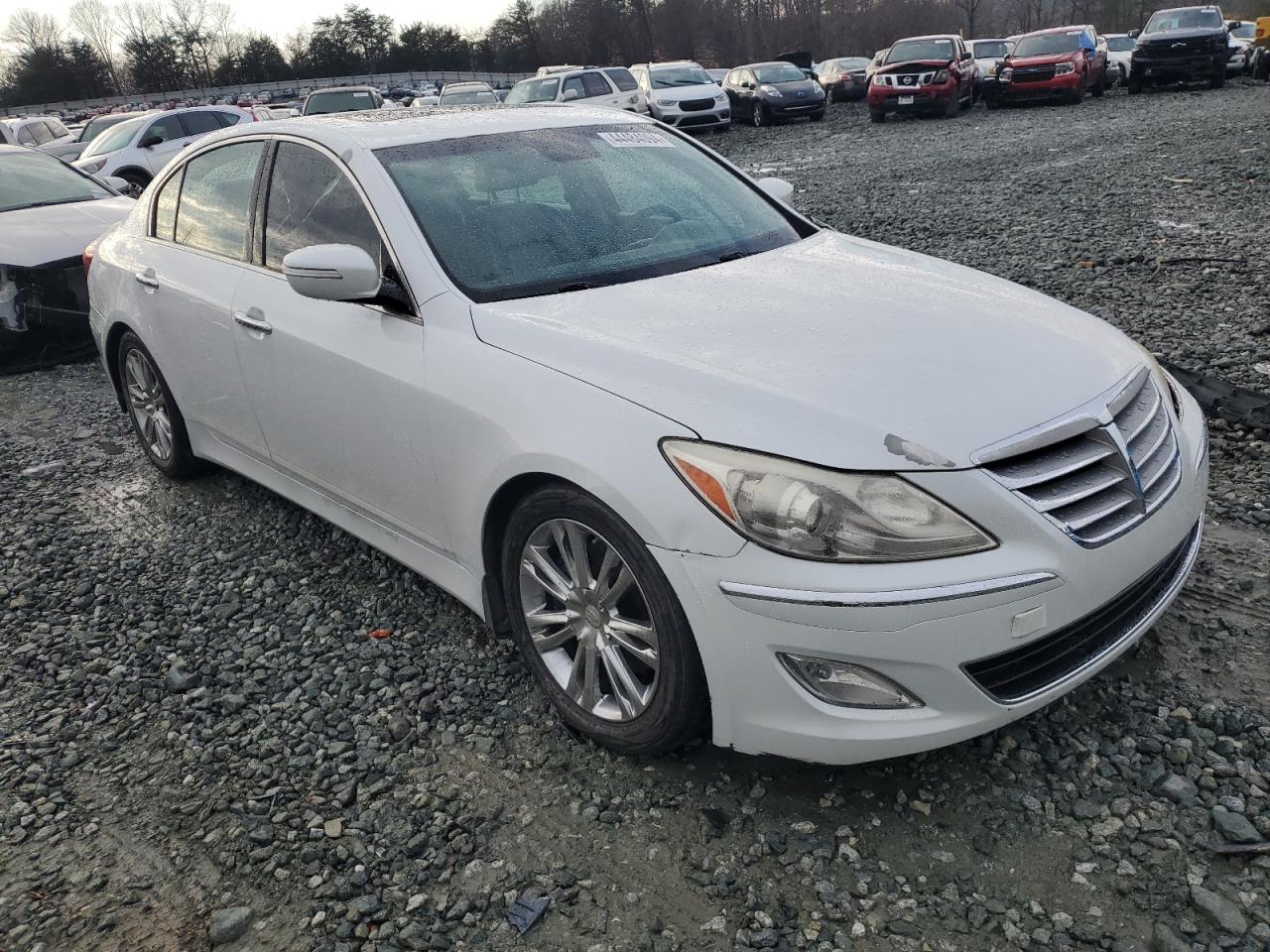 Photo 3 VIN: KMHGC4DD9DU248445 - HYUNDAI GENESIS 