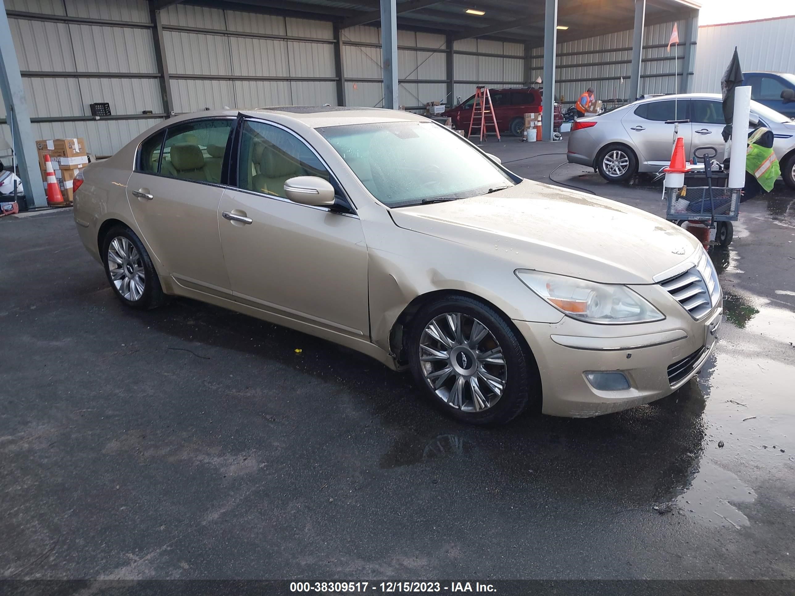 Photo 0 VIN: KMHGC4DE1AU108796 - HYUNDAI GENESIS 