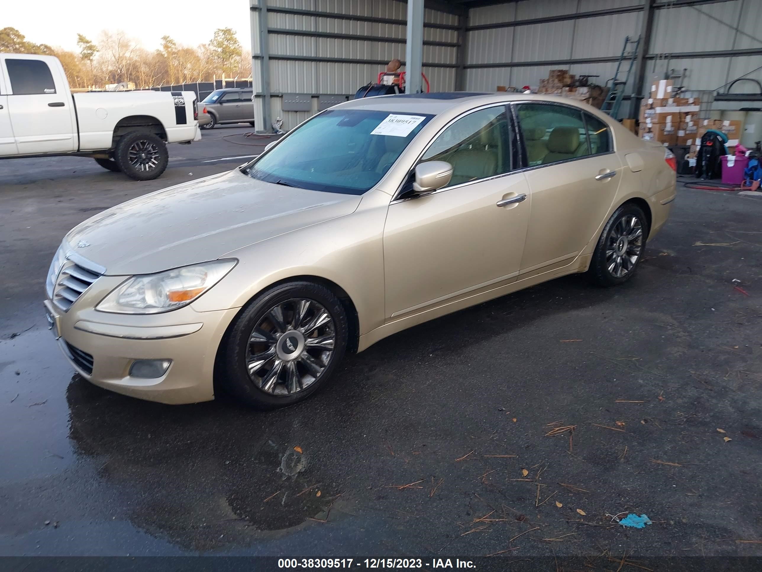 Photo 1 VIN: KMHGC4DE1AU108796 - HYUNDAI GENESIS 