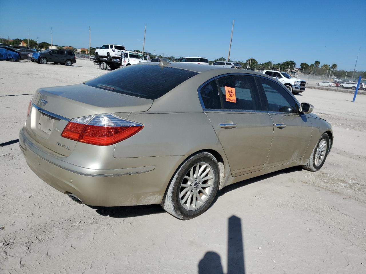 Photo 2 VIN: KMHGC4DE1BU113756 - HYUNDAI GENESIS 