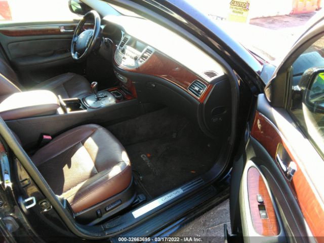 Photo 4 VIN: KMHGC4DE1BU130198 - HYUNDAI GENESIS 