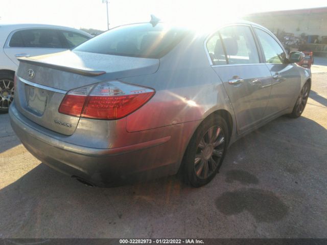 Photo 3 VIN: KMHGC4DE2AU074688 - HYUNDAI GENESIS 