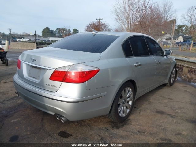 Photo 3 VIN: KMHGC4DE2AU100884 - HYUNDAI GENESIS 