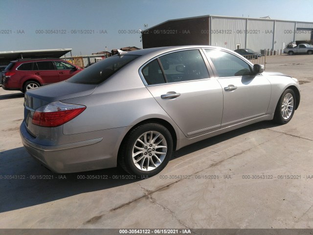 Photo 3 VIN: KMHGC4DE4BU115582 - HYUNDAI GENESIS 