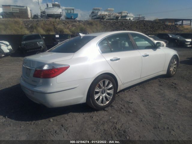 Photo 3 VIN: KMHGC4DE5BU113887 - HYUNDAI GENESIS 