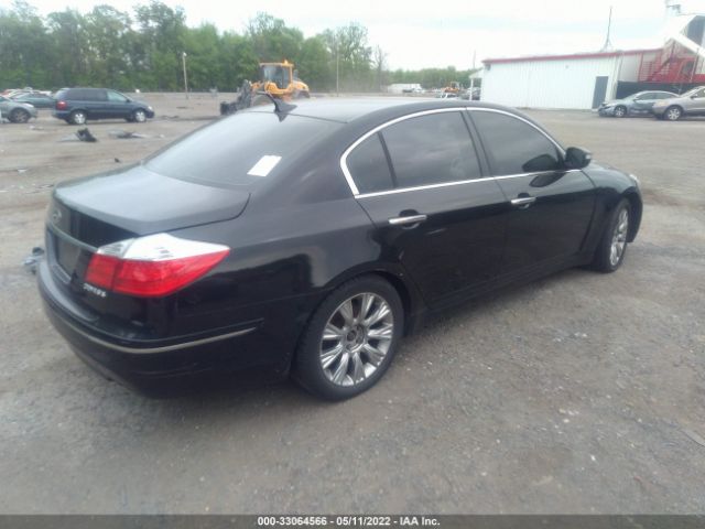 Photo 3 VIN: KMHGC4DE5BU114862 - HYUNDAI GENESIS 