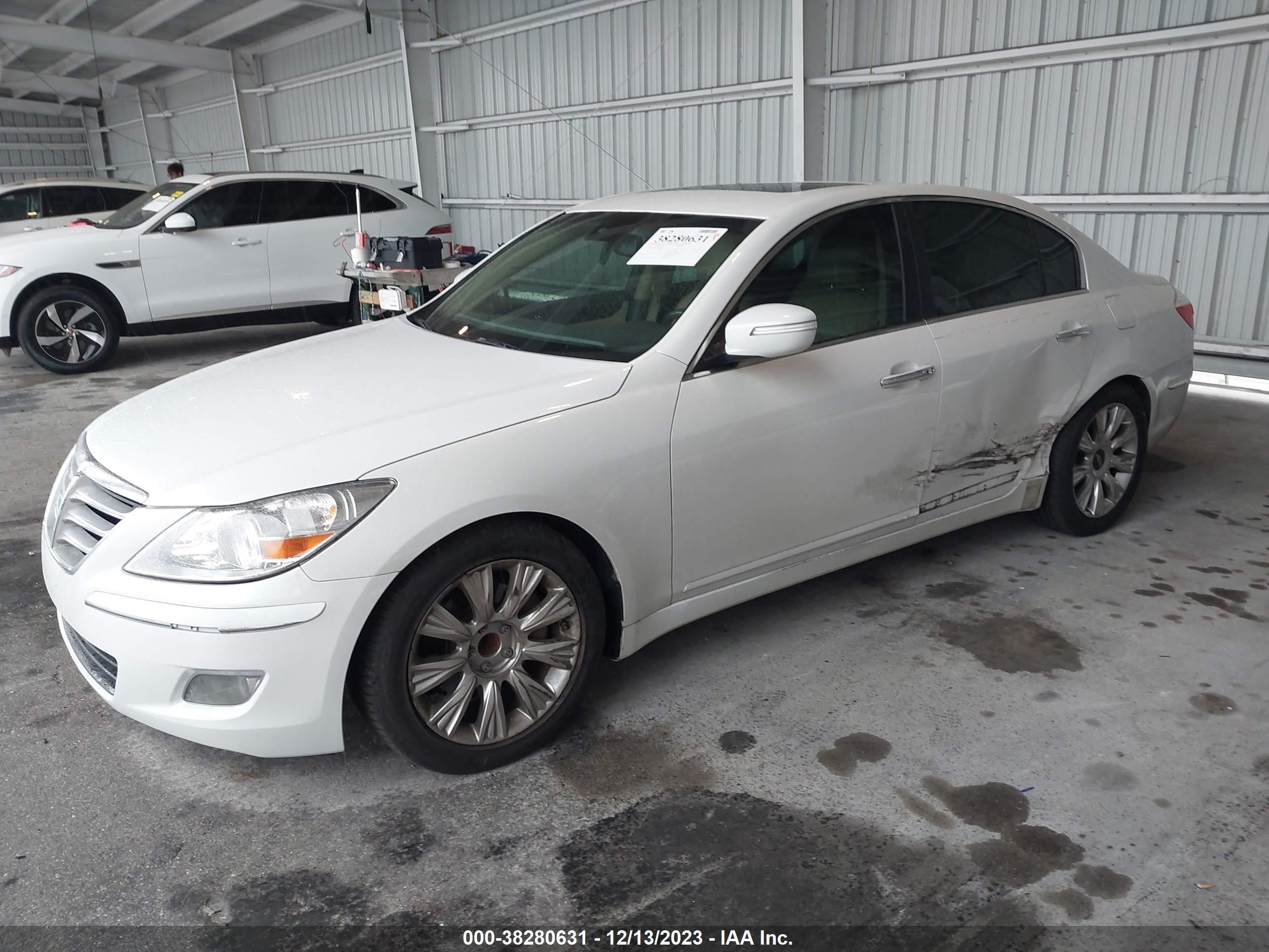 Photo 1 VIN: KMHGC4DE6AU100449 - HYUNDAI GENESIS 