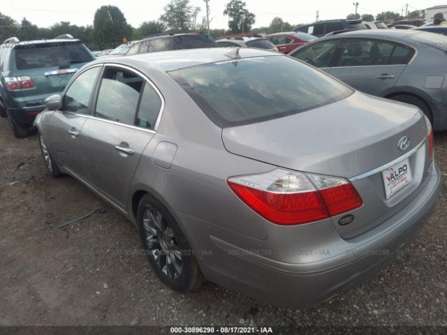 Photo 2 VIN: KMHGC4DE6BU123120 - HYUNDAI GENESIS 