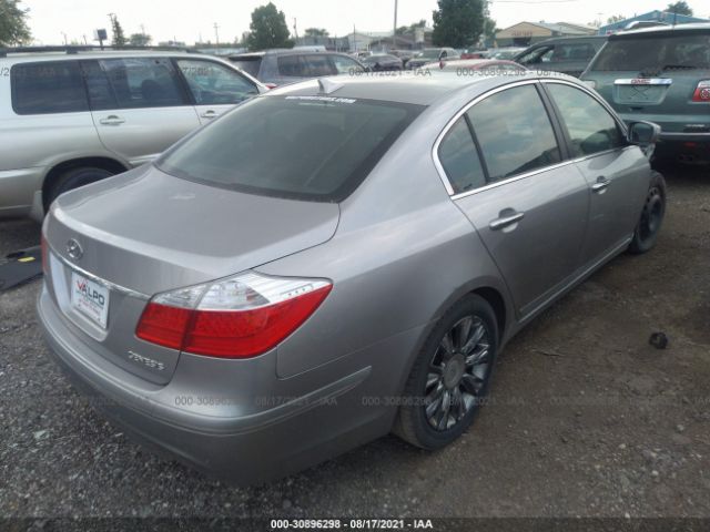 Photo 3 VIN: KMHGC4DE6BU123120 - HYUNDAI GENESIS 