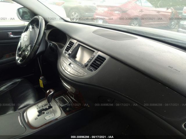 Photo 4 VIN: KMHGC4DE6BU123120 - HYUNDAI GENESIS 