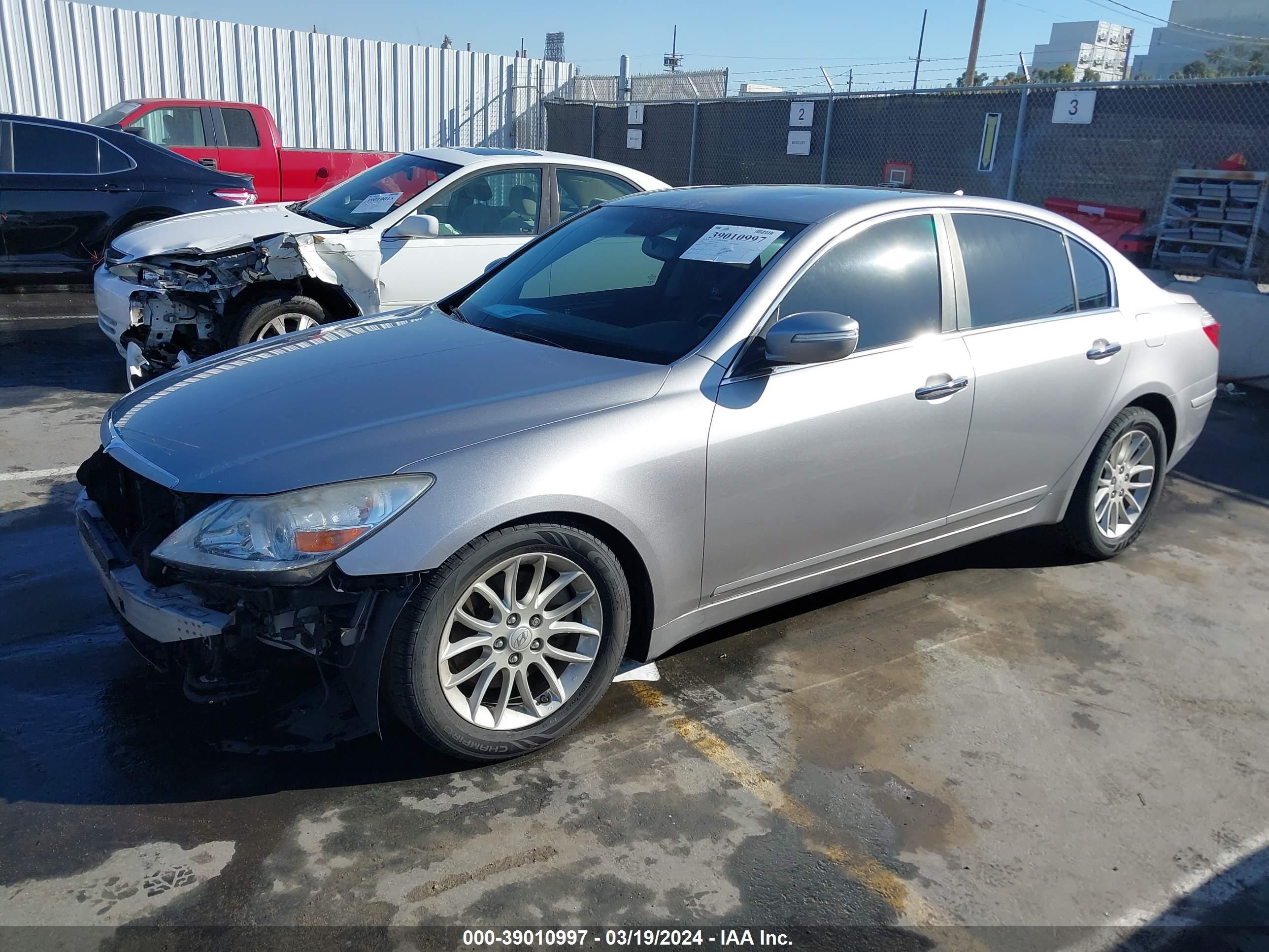 Photo 1 VIN: KMHGC4DE8BU145264 - HYUNDAI GENESIS 