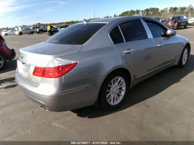 Photo 3 VIN: KMHGC4DE9BU117635 - HYUNDAI GENESIS 