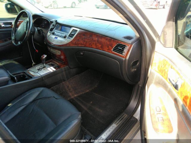 Photo 4 VIN: KMHGC4DE9BU117635 - HYUNDAI GENESIS 