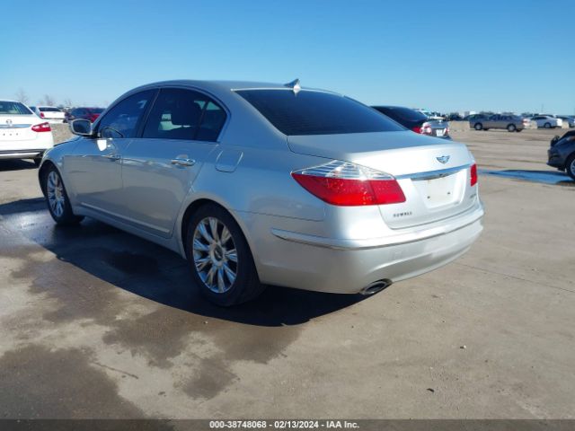 Photo 2 VIN: KMHGC4DE9BU122656 - HYUNDAI GENESIS 