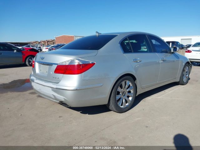 Photo 3 VIN: KMHGC4DE9BU122656 - HYUNDAI GENESIS 