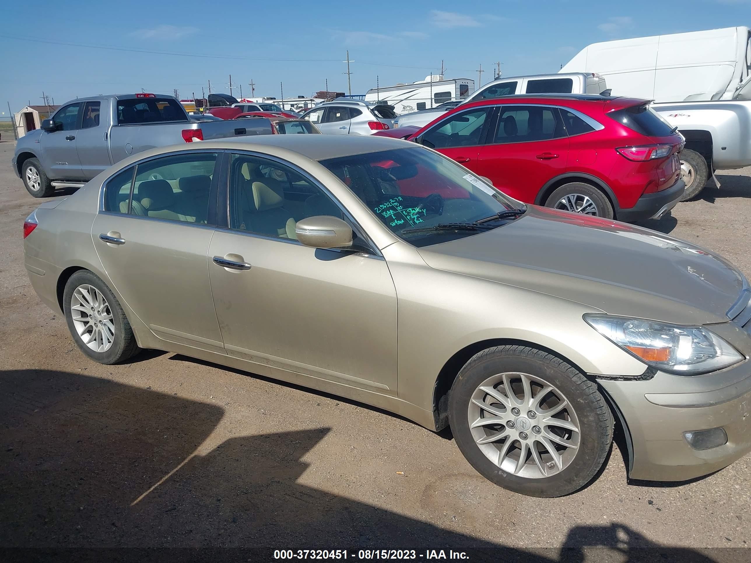 Photo 13 VIN: KMHGC4DEXBU139272 - HYUNDAI GENESIS 