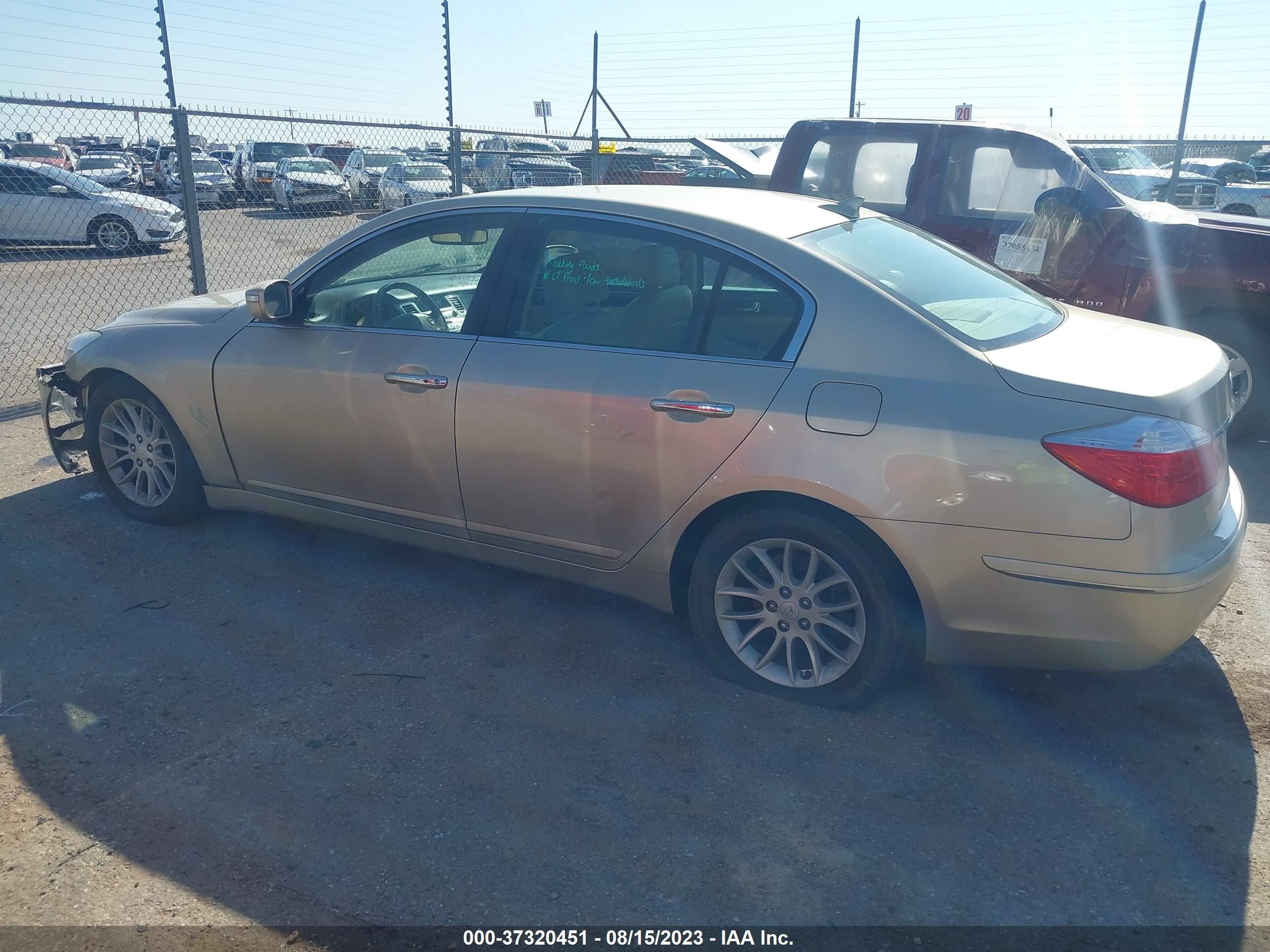 Photo 14 VIN: KMHGC4DEXBU139272 - HYUNDAI GENESIS 