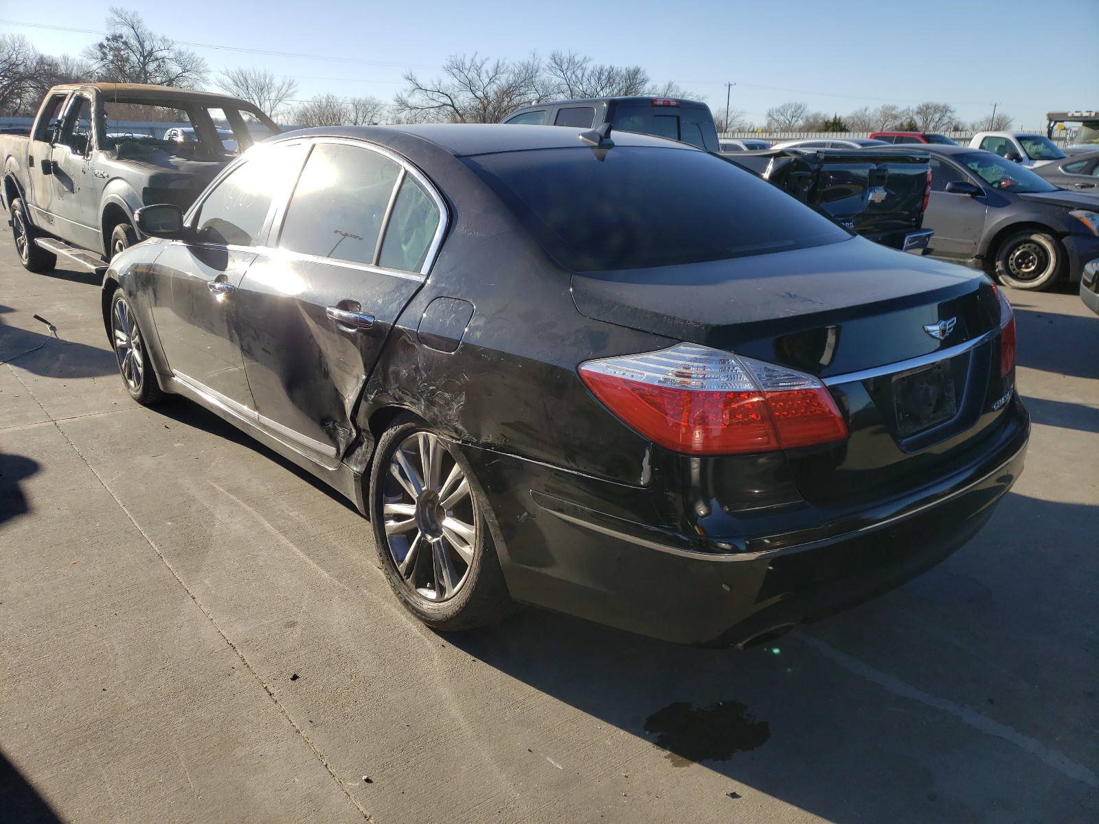 Photo 2 VIN: KMHGC4DF0AU107955 - HYUNDAI GENESIS 4. 