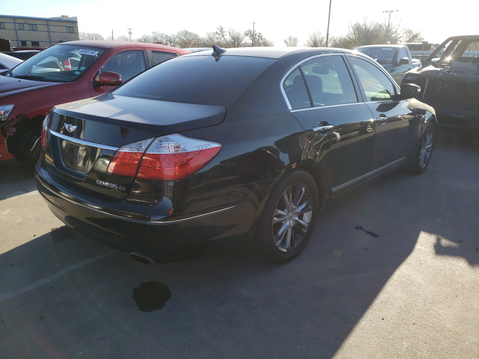 Photo 3 VIN: KMHGC4DF0AU107955 - HYUNDAI GENESIS 4. 