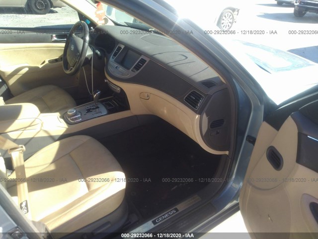 Photo 4 VIN: KMHGC4DF1BU129268 - HYUNDAI GENESIS 