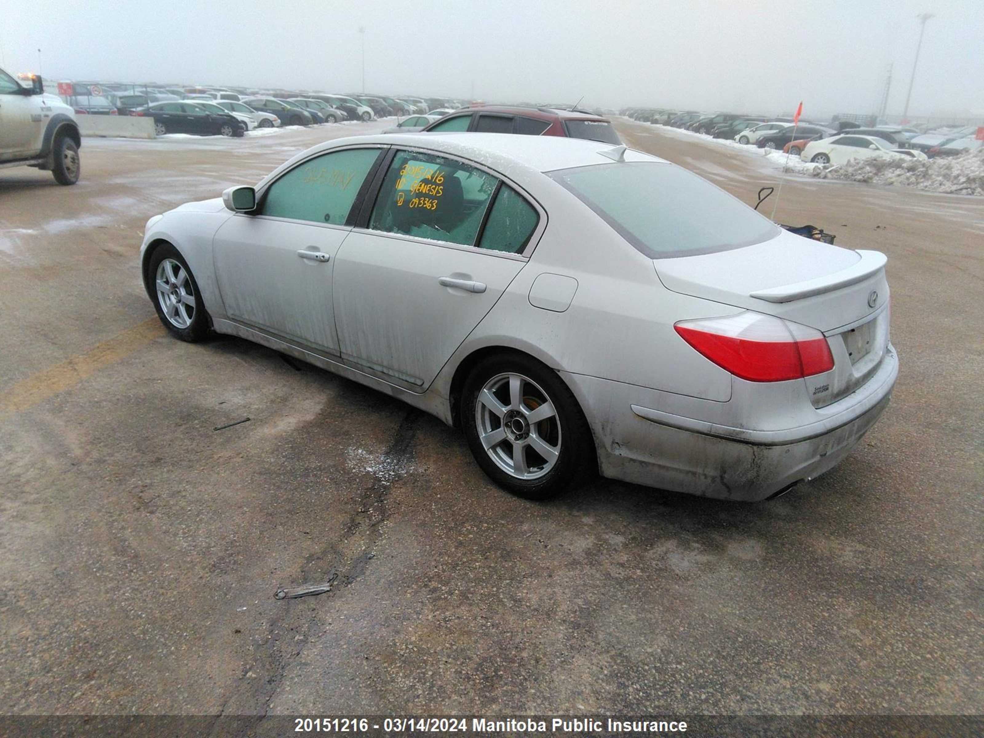 Photo 2 VIN: KMHGC4DF2AU093363 - HYUNDAI GENESIS 