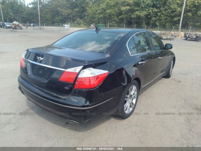 Photo 3 VIN: KMHGC4DF2AU109450 - HYUNDAI GENESIS 