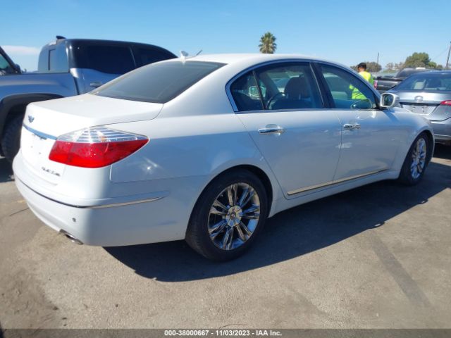 Photo 3 VIN: KMHGC4DF2BU133605 - HYUNDAI GENESIS 