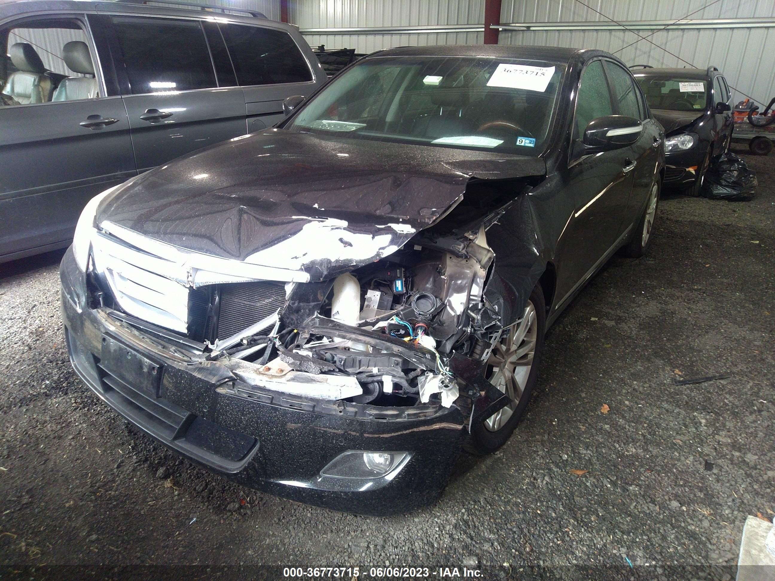 Photo 1 VIN: KMHGC4DF3BU136920 - HYUNDAI GENESIS 