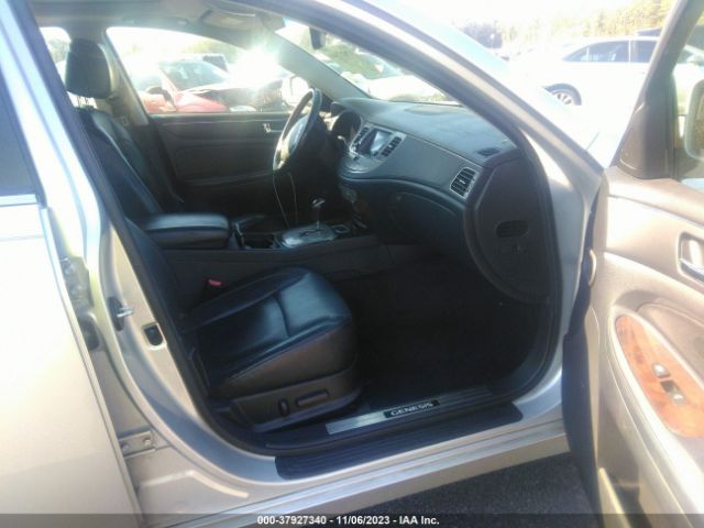 Photo 4 VIN: KMHGC4DF6AU073066 - HYUNDAI GENESIS 