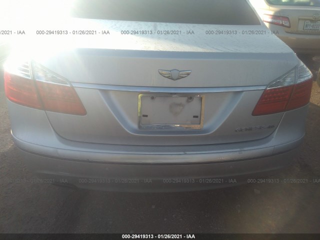 Photo 5 VIN: KMHGC4DF7AU069849 - HYUNDAI GENESIS 