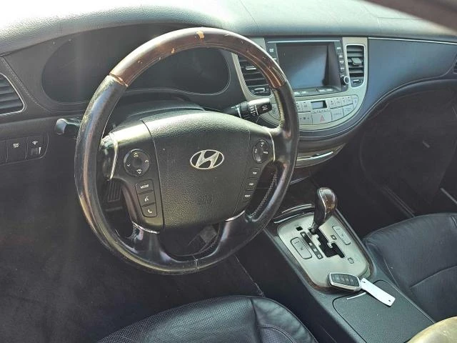 Photo 8 VIN: KMHGC4DF7AU105846 - HYUNDAI GENESIS 4. 