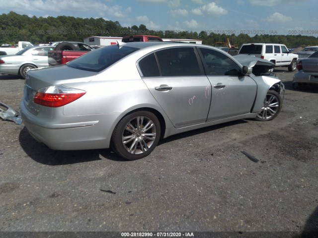 Photo 3 VIN: KMHGC4DF8BU125928 - HYUNDAI GENESIS 