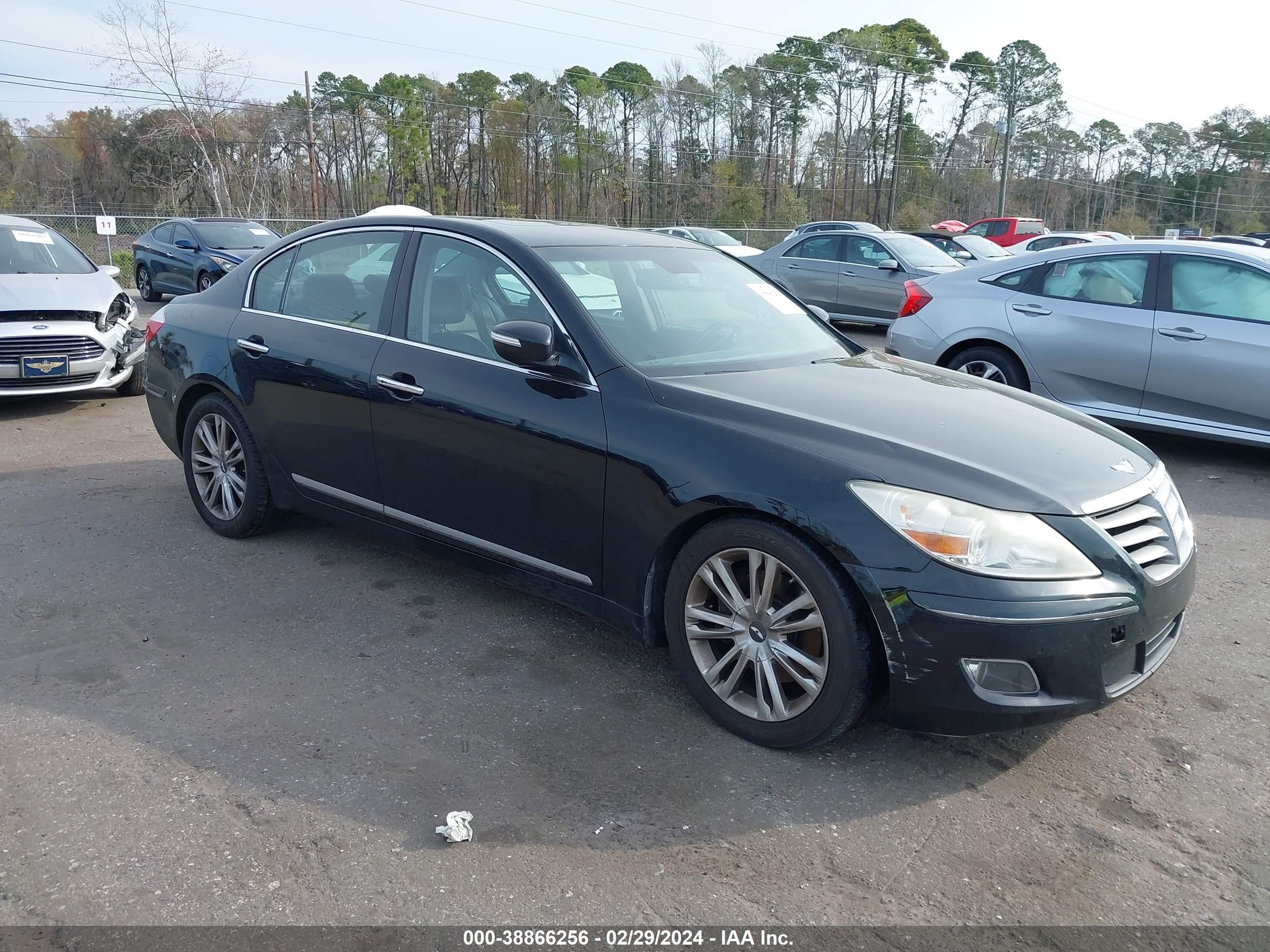 Photo 0 VIN: KMHGC4DF8BU126741 - HYUNDAI GENESIS 