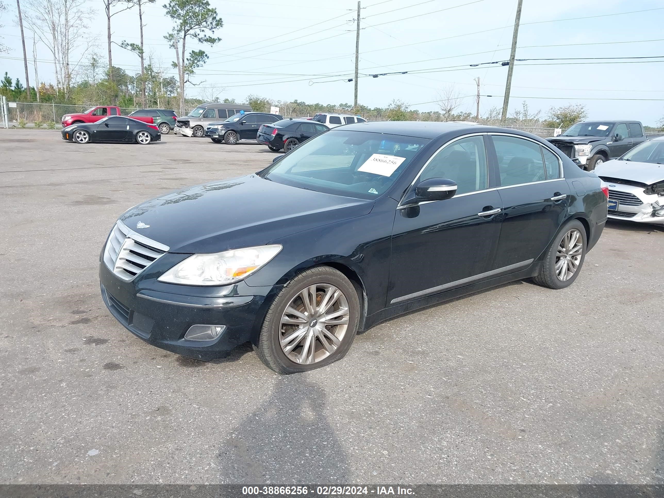 Photo 1 VIN: KMHGC4DF8BU126741 - HYUNDAI GENESIS 