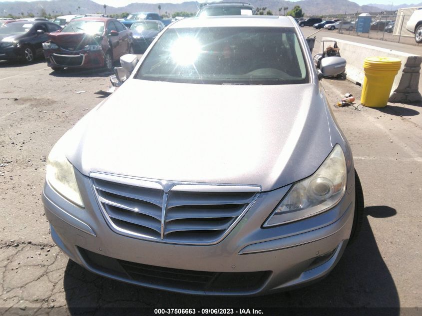 Photo 5 VIN: KMHGC4DF9AU085938 - HYUNDAI GENESIS 