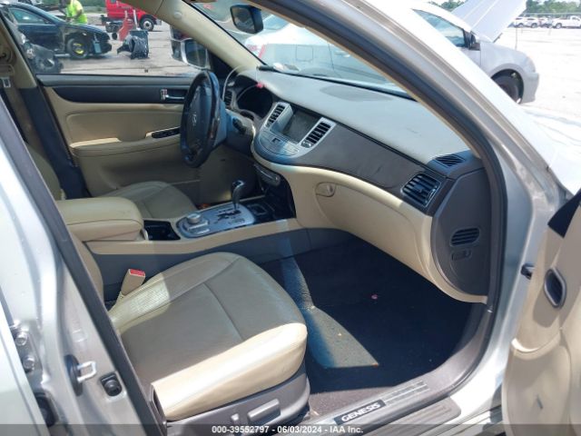 Photo 4 VIN: KMHGC4DF9BU114985 - HYUNDAI GENESIS 