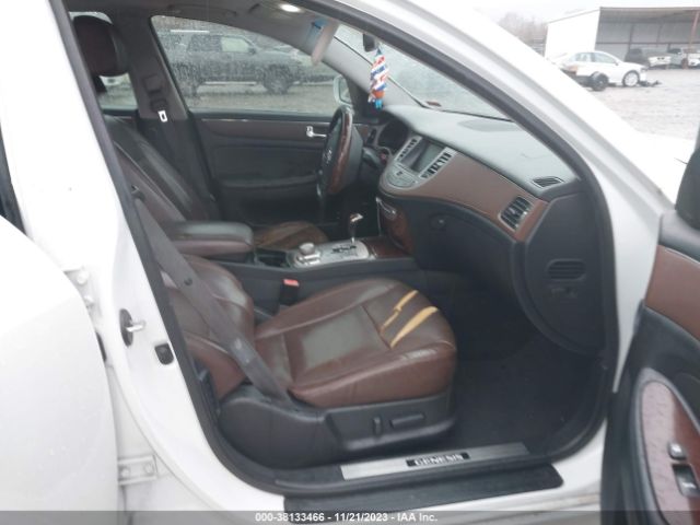 Photo 4 VIN: KMHGC4DF9BU146111 - HYUNDAI GENESIS 