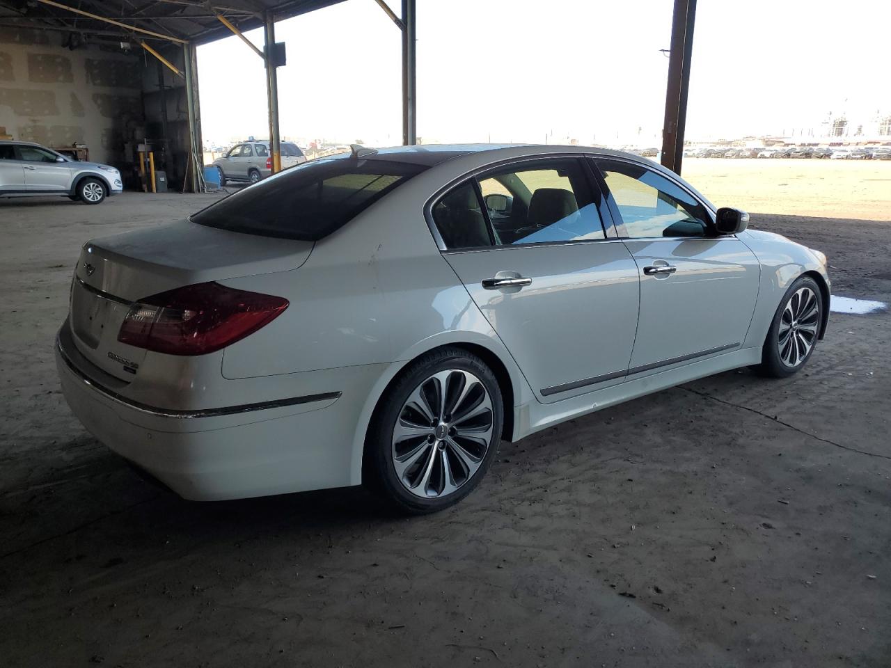 Photo 2 VIN: KMHGC4DH0DU249793 - HYUNDAI GENESIS 