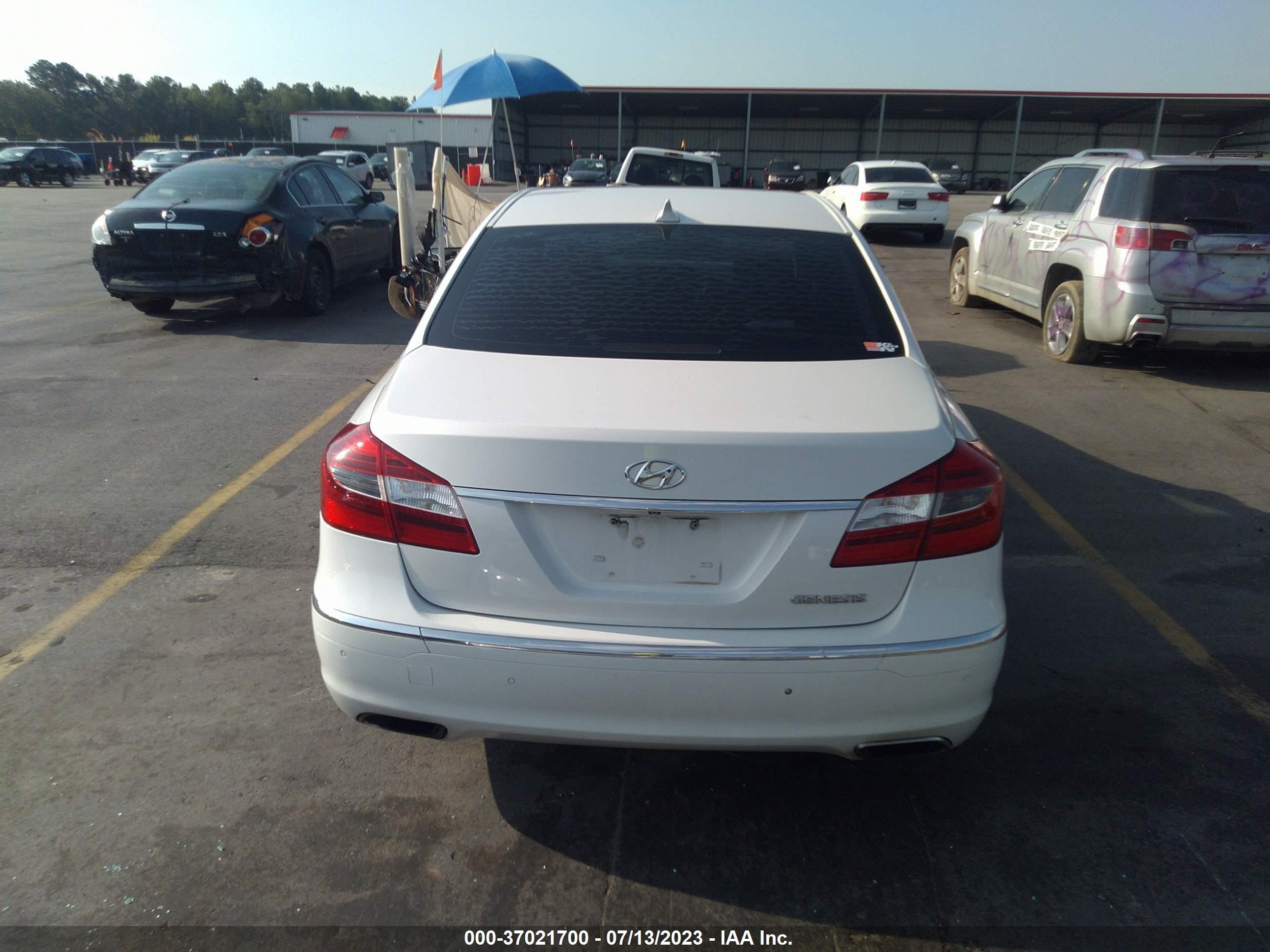 Photo 16 VIN: KMHGC4DH2CU189532 - HYUNDAI GENESIS 