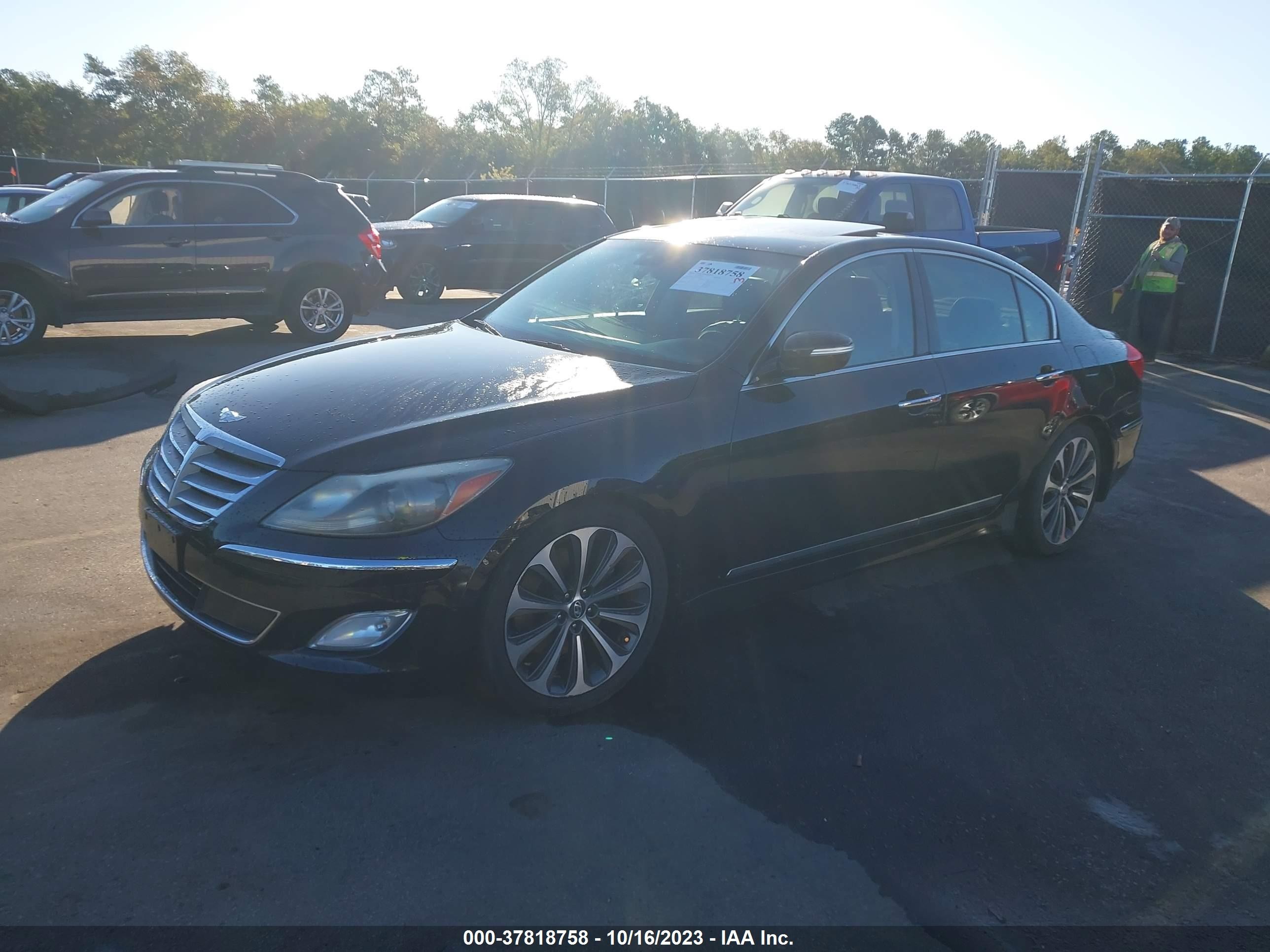 Photo 1 VIN: KMHGC4DH8CU182357 - HYUNDAI GENESIS 