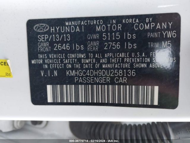 Photo 8 VIN: KMHGC4DH9DU258136 - HYUNDAI GENESIS 