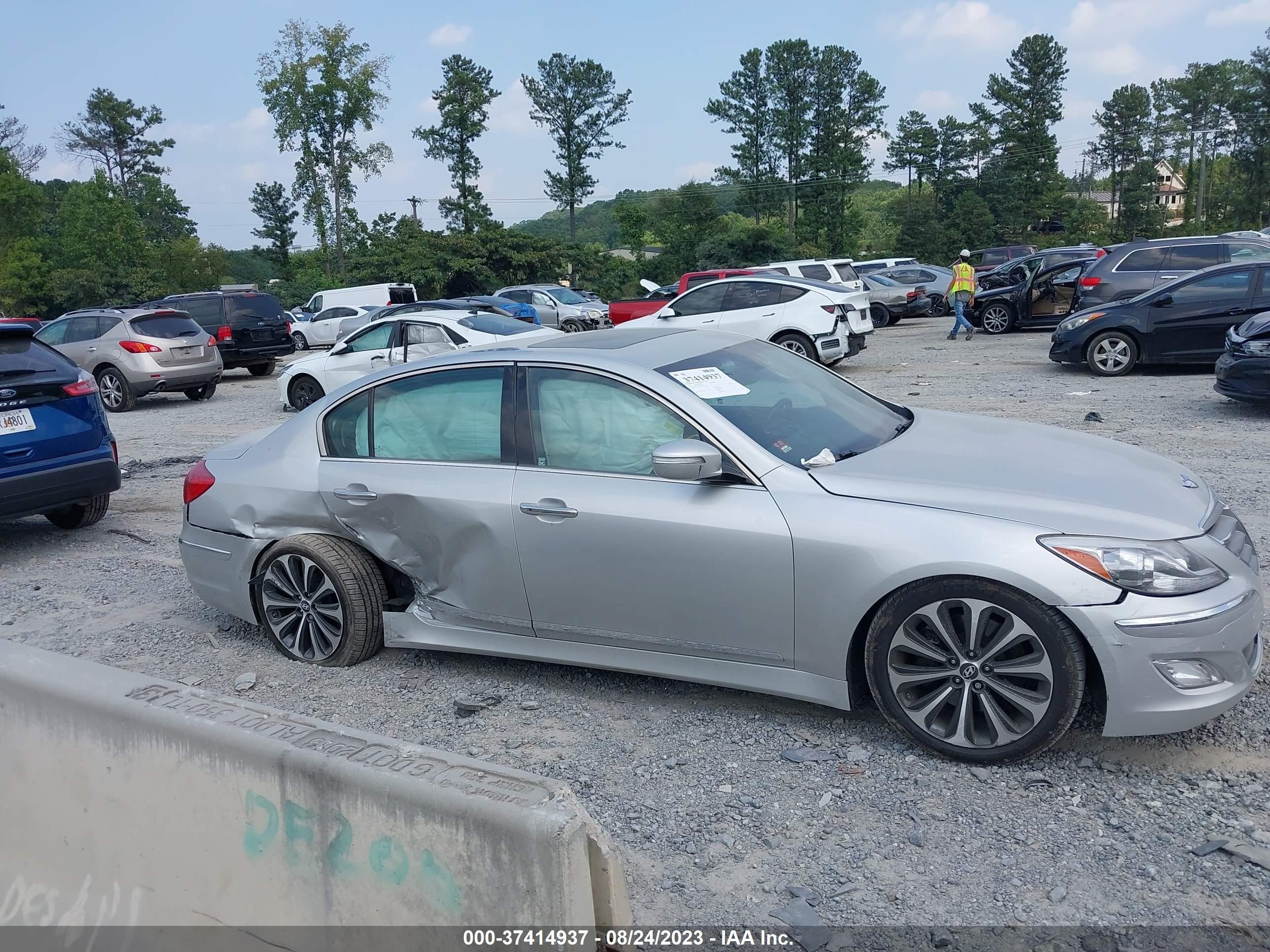 Photo 12 VIN: KMHGC4DHXCU183459 - HYUNDAI GENESIS 