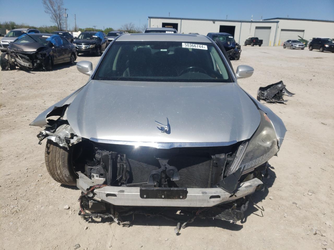 Photo 4 VIN: KMHGH4JF2BU033395 - HYUNDAI EQUUS 