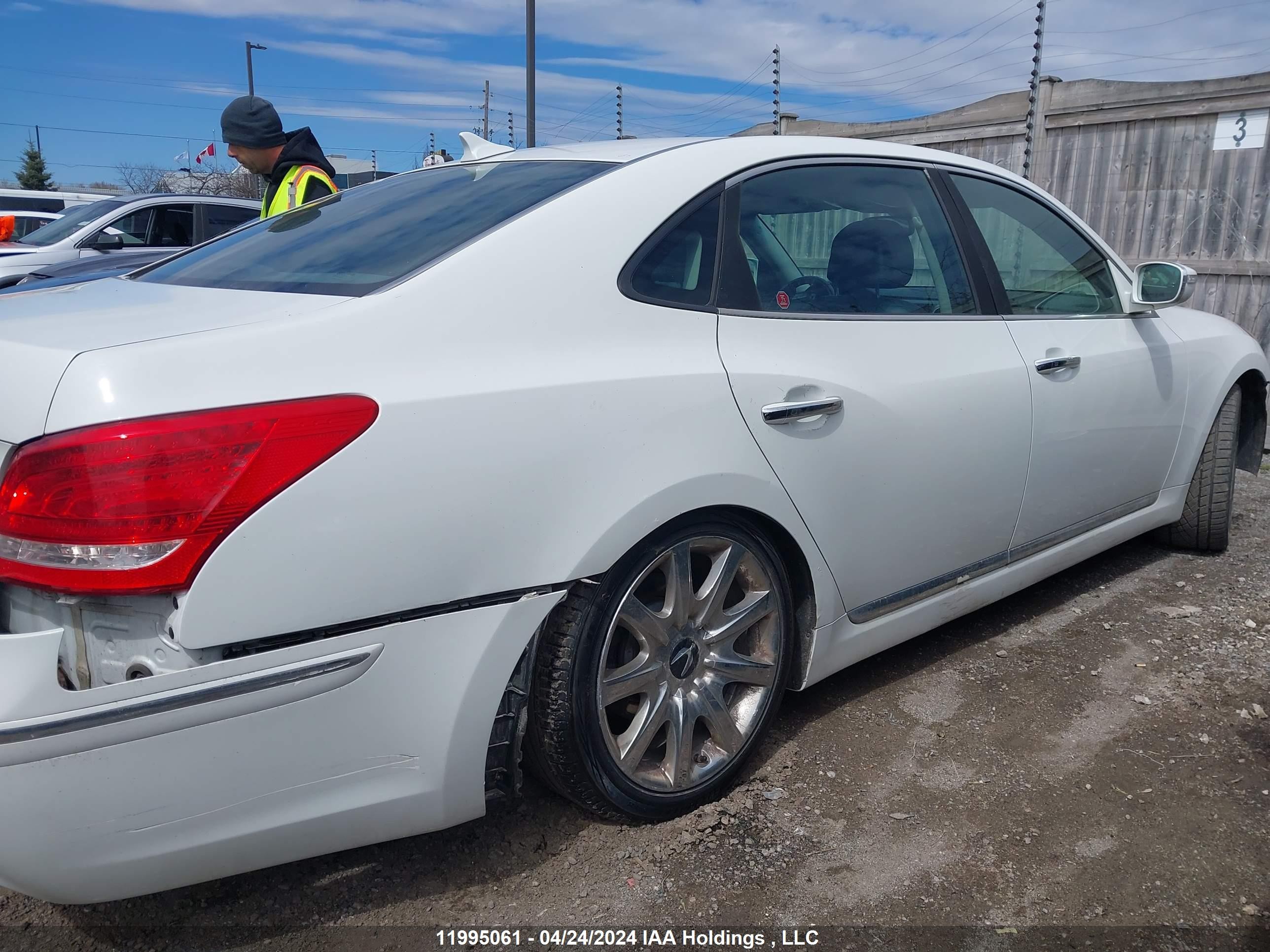 Photo 13 VIN: KMHGH4JH1CU046819 - HYUNDAI EQUUS 